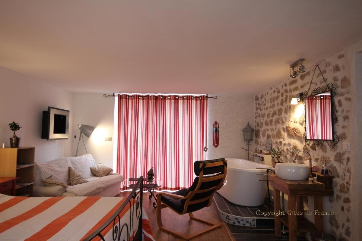 L'Escale Du Banquet Bed & Breakfast Mhere Ngoại thất bức ảnh
